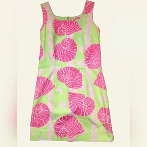 Lilly Pulitzer Shift Dress Green and Pink Shell Print size 4 cotton mini